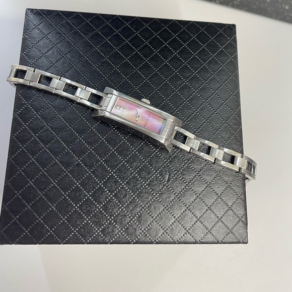 Gucci 3P Diamond 110 Pink Abalone Dial - Picture 4 of 7